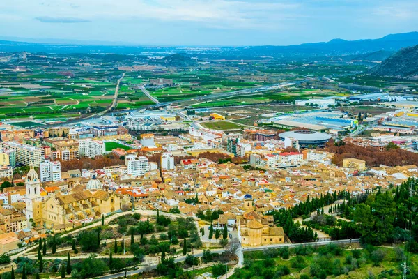 Şatosuyla ünlü İspanyol şehri Xativa 'nın havadan görünüşü