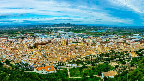 Şatosuyla ünlü İspanyol şehri Xativa 'nın havadan görünüşü