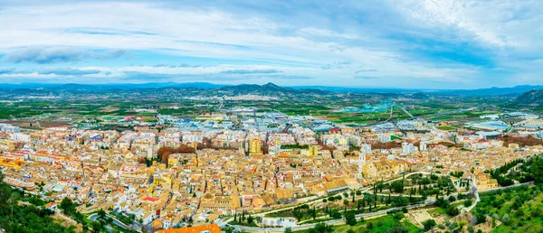 Şatosuyla ünlü İspanyol şehri Xativa 'nın havadan görünüşü