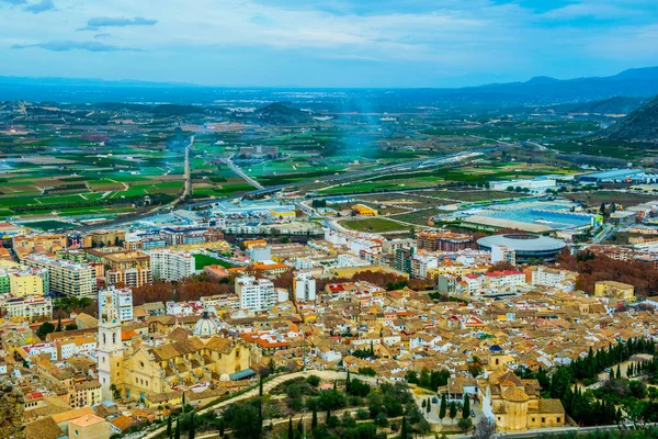 Şatosuyla ünlü İspanyol şehri Xativa 'nın havadan görünüşü