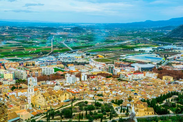 Şatosuyla ünlü İspanyol şehri Xativa 'nın havadan görünüşü