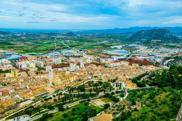Şatosuyla ünlü İspanyol şehri Xativa 'nın havadan görünüşü