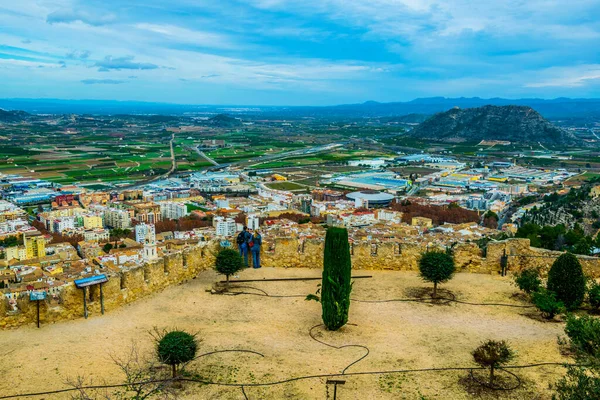 Şatosuyla ünlü İspanyol şehri Xativa 'nın havadan görünüşü