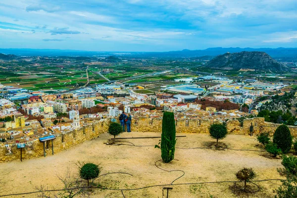 Şatosuyla ünlü İspanyol şehri Xativa 'nın havadan görünüşü