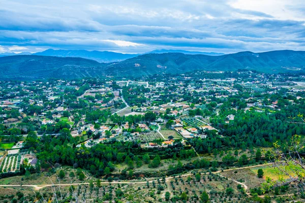 Şatosuyla ünlü İspanyol şehri Xativa 'nın havadan görünüşü