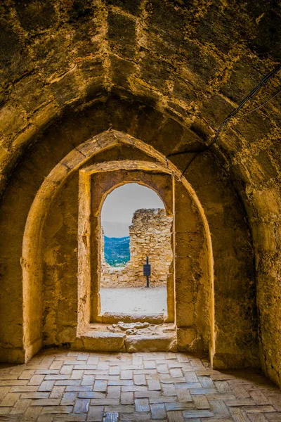 İspanya 'daki Xativa şatosunun içindeki taş bir odanın ayrıntıları.