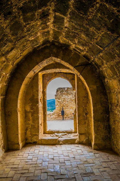 İspanya 'daki Xativa şatosunun içindeki taş bir odanın ayrıntıları.