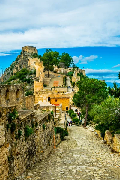 Xativa 'daki kale manzarası kırsal alana bakıyor.