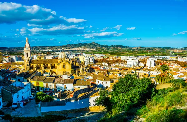 Şatosuyla ünlü İspanyol şehri Xativa 'nın havadan görünüşü