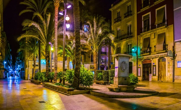 Zicht Een Smalle Straat Het Historische Centrum Van Spaanse Stad — Stockfoto