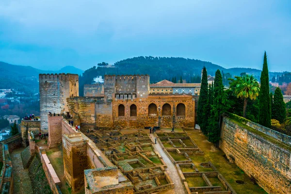 İspanya 'daki Alhambra Sarayı' nın tahkimatı