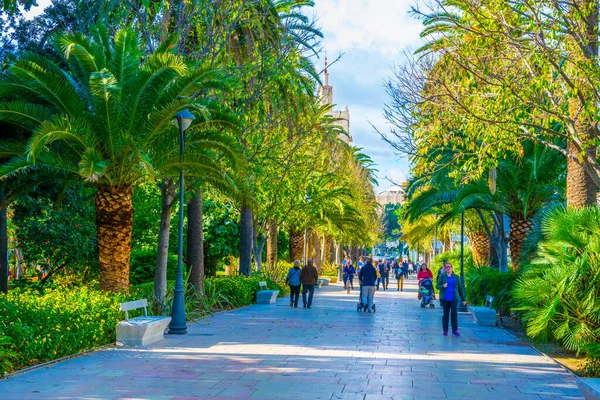 Paseo del Parque, Malaga, İspanya.