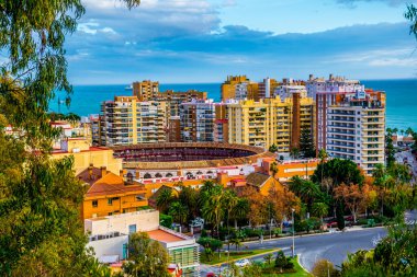 İspanyol şehri Malaga 'daki koridor binasının havadan görüntüsü.