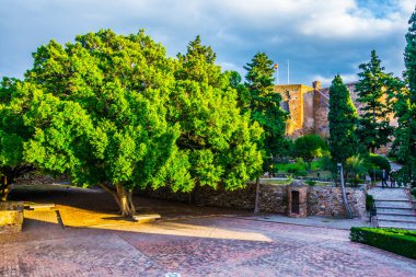 Malaga 'daki Gibralfaro şatosunun bir avlusunun manzarası.