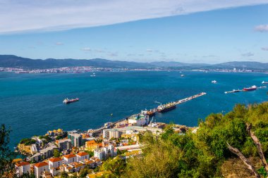 Perdenin tepesinden çekilen Cebelitarık 'ın havadan görünüşü.