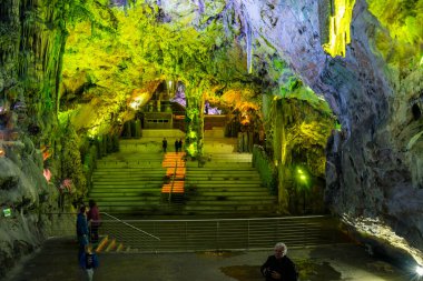 Aydınlanmış Aziz Michael Mağarası, Cebelitarık