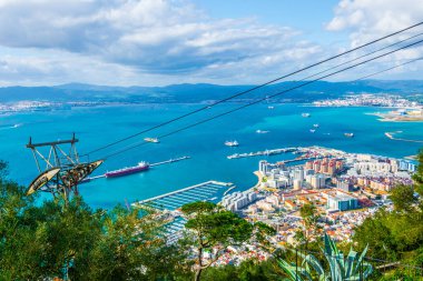 Teleferikli Cebelitarık 'ın havadan görünüşü 