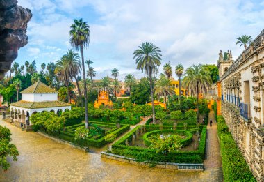 İspanyol şehri Sevilla 'daki gerçek Alcazar Sarayı' nın manzarası