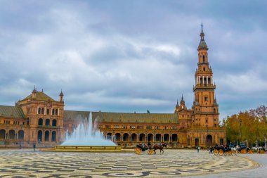 İspanya 'nın Sevilla şehrindeki Plaza de Espana
