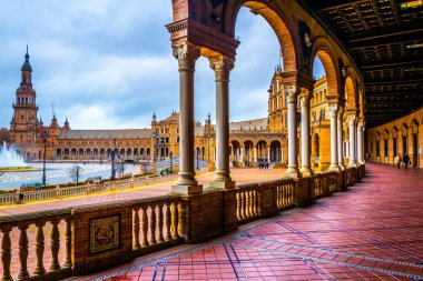İspanya 'nın Sevilla şehrindeki Plaza de Espana