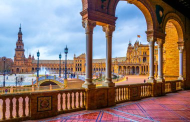 İspanya 'nın Sevilla şehrindeki Plaza de Espana