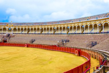 İspanya 'nın Sevilla şehrinde boğa güreşi meydanı, Toros de la Real Maestranza de Caballeria de Sevilla