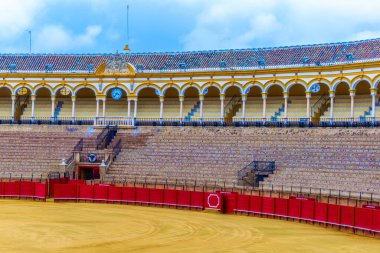 İspanya 'nın Sevilla şehrinde boğa güreşi meydanı, Toros de la Real Maestranza de Caballeria de Sevilla
