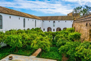 İspanya, Cordoba 'daki Alcazar de los reyes Cristianos avlusunun havadan görünüşü.