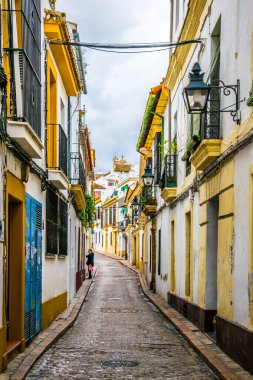 İspanyol şehri Cordoba 'nın Yahudi mahallesinin beyaz yıkanmış sokakları