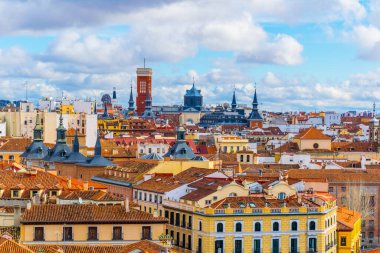 Madrid 'deki Almudea Katedrali' nin tepesinden çekilen Madrid 'in hava görüntüsü.