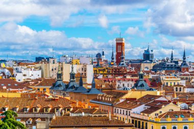 Madrid 'deki Almudea Katedrali' nin tepesinden çekilen Madrid 'in hava görüntüsü.