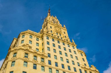 Madrid 'deki Telefonica Binası' nın dışı. Mart 1929 'da tamamlanan bina, Avrupa' nın ilk gökdeleniydi..