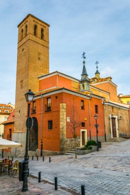 Madrid 'deki Iglesia de San Andres ana kulesi.