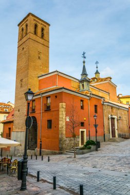 Madrid 'deki Iglesia de San Andres ana kulesi.