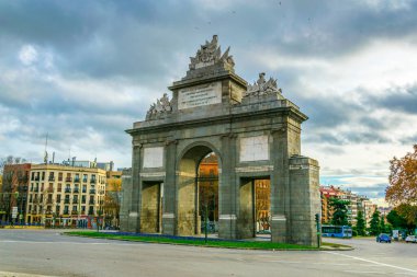 Madrid, İspanya 'da Toledo kapısı veya Puerta de Toledo
