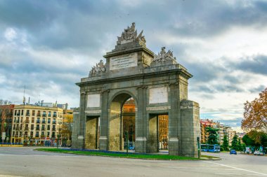 Madrid, İspanya 'da Toledo kapısı veya Puerta de Toledo