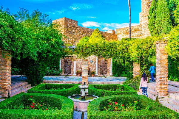 Θέα Στον Κήπο Του Φρουρίου Alcazaba Στην Ισπανική Πόλη Malaga — Φωτογραφία Αρχείου