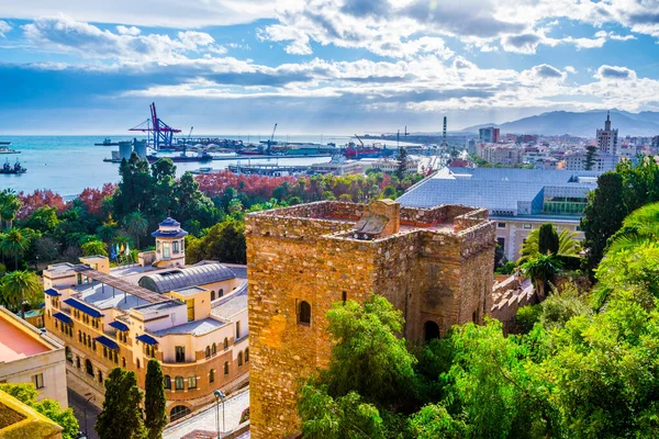 Malaga 'daki alcazaba kalesinin manzarası