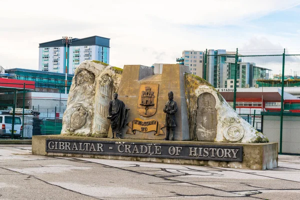 View Statue Gibraltar Cradle History Welcoming People City — 스톡 사진