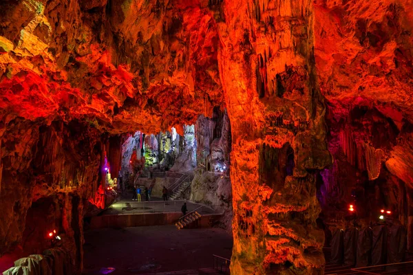 Φωτισμένο Σπήλαιο Του Αγίου Μιχαήλ Γιβραλτάρ — Φωτογραφία Αρχείου