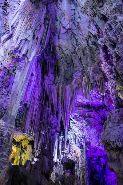Aydınlanmış Aziz Michael Mağarası, Cebelitarık