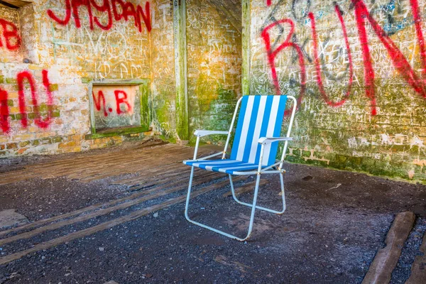 Abandoned Summer Chair Empty Room Decorated Various Graphitti Gibraltar — 스톡 사진