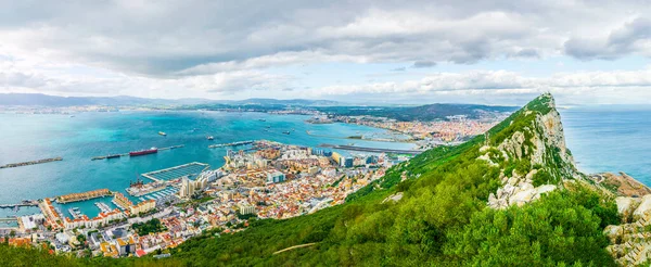 Cebelitarık, Algeciras Körfezi ve la linea de la concepcion 'un yukarıdaki kayadan havadan görünüşü.