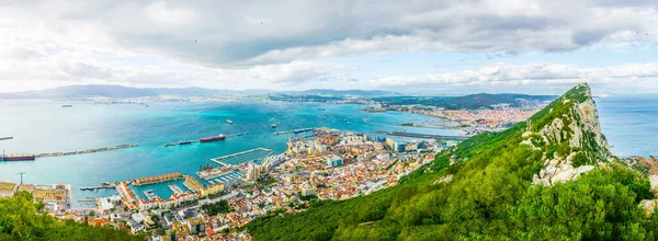 Cebelitarık, Algeciras Körfezi ve la linea de la concepcion 'un yukarıdaki kayadan havadan görünüşü.