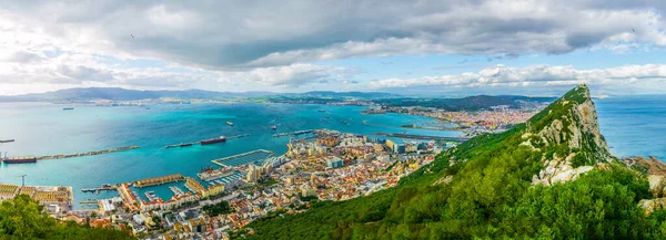 Cebelitarık, Algeciras Körfezi ve la linea de la concepcion 'un yukarıdaki kayadan havadan görünüşü.