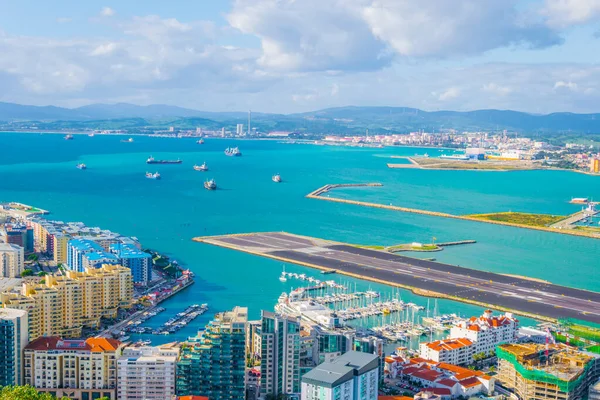 Runway Gibraltar Airport Leading Atlantic Ocean — Stockfoto