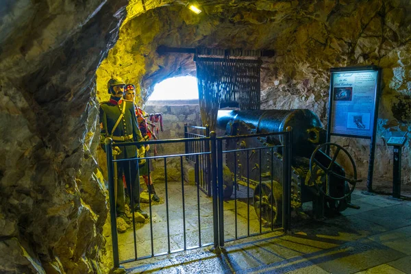 Uitzicht Een Canon Gelegen Grote Belegeringstunnels Gibraltar — Stockfoto