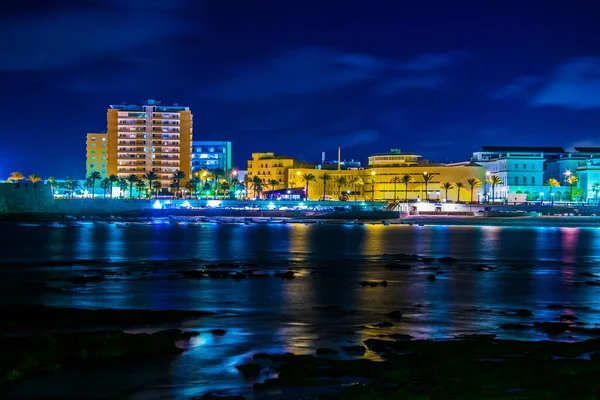 Vista Nocturna Del Paseo Marítimo Iluminado Ciudad Española Cádiz —  Fotos de Stock