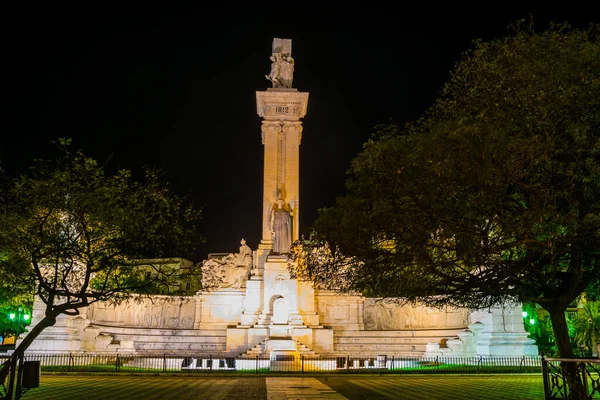 Veduta Notturna Del Monumento Della Costituzione Cadice Spagna — Foto Stock