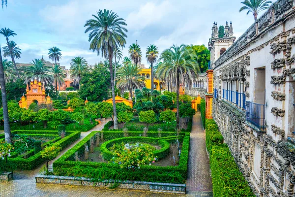 Utsikt Över Trädgård Den Verkliga Alcazar Palatset Den Spanska Staden — Stockfoto
